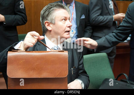 Mar 16, 2009 - Bruxelles, Belgio - Ministro degli esteri belga Karel De Gucht prima di un Consiglio Affari Generali e Relazioni Esterne (CAGRE) Consiglio all Unione Europea (UE) sede. (Credito Immagine: © Wiktor Dabkowski/ZUMA Press) Foto Stock