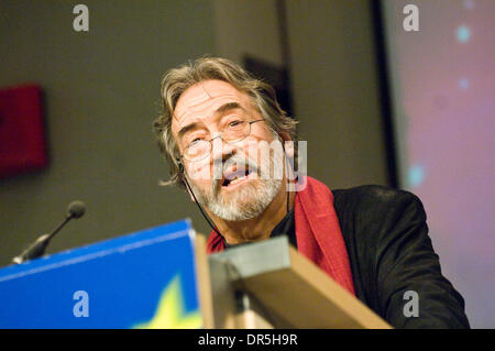 Dic 05, 2008 - Bruxelles, Belgio - Spagnolo compositore e musicista JORDI SAVAL assiste il lancio del 2009 Anno Europeo della Creatività e dell'innovazione presso la Commissione europea presso la sede di Bruxelles in Belgio. (Credito Immagine: © Wiktor Dabkowski/ZUMA Press) Foto Stock