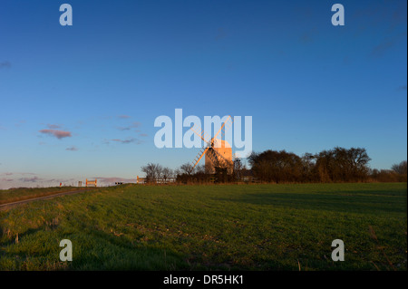 Grande Chishill Post il mulino a vento di sera luce invernale, Cambridgeshire, Inghilterra, Regno Unito. Gennaio 2014 Chishill post mill Foto Stock