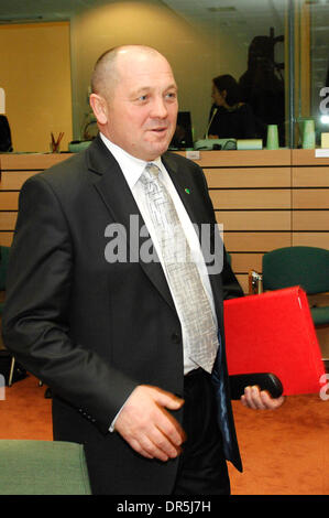 Dic 18, 2008 - Bruxelles, Belgio - polacco il Ministro dell'agricoltura Marek Sawicki al Consiglio pesca al Consiglio europeo hadquarters. (Credito Immagine: © Wiktor Dabkowski/ZUMA Press) Foto Stock