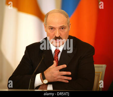 Feb 04, 2009 - Moscow, Russia - il Presidente della Bielorussia Alexander Lukashenko alla sicurezza collettiva trattato Organizzazione del Vertice di Mosca di concentrarsi sulla creazione di un giunto con la forza militare. (Credito Immagine: © PhotoXpress/ZUMA Premere) Restrizioni: * Il Nord e Sud America e diritti solo * Foto Stock