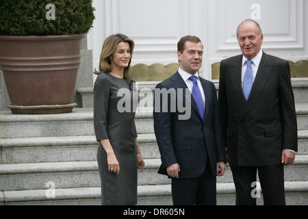 Mar 02, 2009 - Madrid, Spagna - (L-R) principessa Letizia, il Presidente russo Dmitry Medvedev e del Re di Spagna JUAN CARLOS I incontro al Palazzo della Zarzuela, la residenza ufficiale del re e della regina di Spagna. (Credito Immagine: © PhotoXpress/ZUMA Premere) Restrizioni: * Il Nord e Sud America e diritti solo * Foto Stock