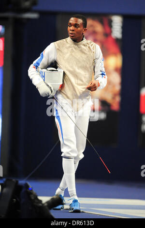 Parigi, Francia. 18 gennaio, 2014. Scherma internazionale Champioinships per gli uomini. Enzo Lefort (Fra) semi-finale Credito: Azione Sport Plus/Alamy Live News Foto Stock