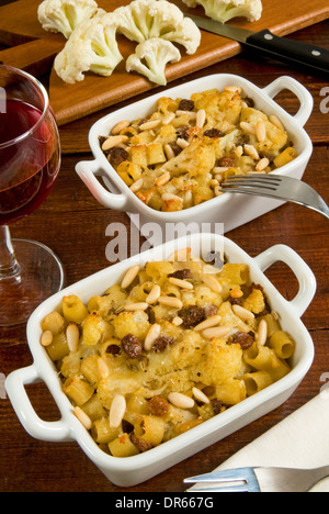 Pasta gratinata con i cavolfiori Foto Stock
