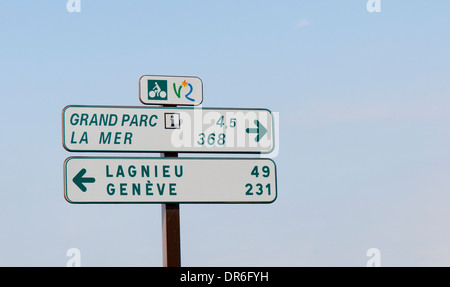 Segno sulla ViaRhôna percorso ciclabile sulle rive del fiume Rodano vicino a Lione in Francia Foto Stock