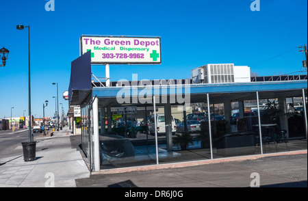 Il deposito di colore verde per la marijuana medica nel dispensario di Denver, Colorado. Foto Stock