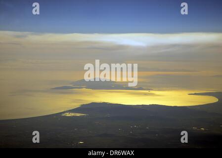 Roma, Italia. 14 Maggio, 2013. Vista aerea del Lago Albano, a sud-est di Roma, Italia, 14 maggio 2013. Foto: Waltraud Grubitzsch - nessun filo servizio/dpa/Alamy Live News Foto Stock