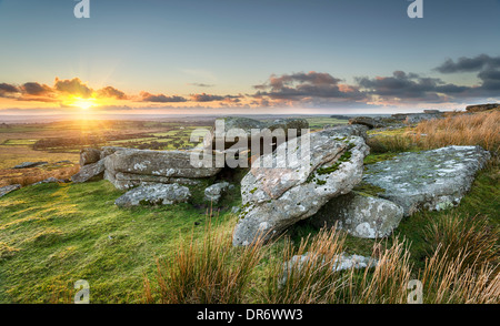 Tramonto a Alex Tor su Bodmin Moor vicino a St Breward in Cornovaglia Foto Stock