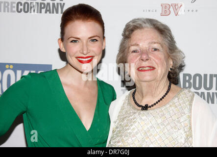 Holley Fain e Angela Paton apertura notturna per il Broadway giocare "Harvey" presso lo Studio 54 - Partenze di New York City, Stati Uniti d'America - 14.06. Foto Stock