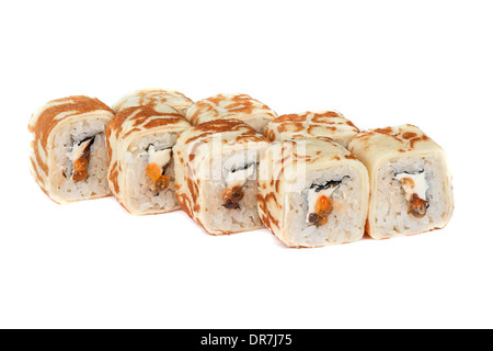 Pancake rotoli di sushi con caviale rosso Foto Stock