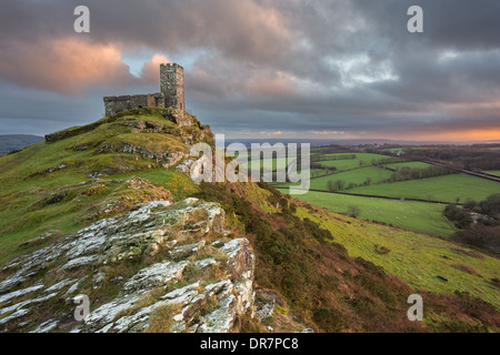 Tramonto dalla chiesa Brentor Parco Nazionale di Dartmoor Devon UK Foto Stock