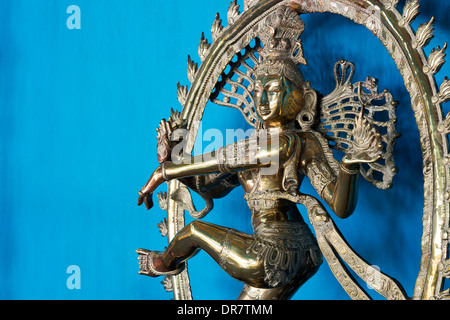 Dancing signore Shiva statua, Nataraja, dio indù Foto Stock