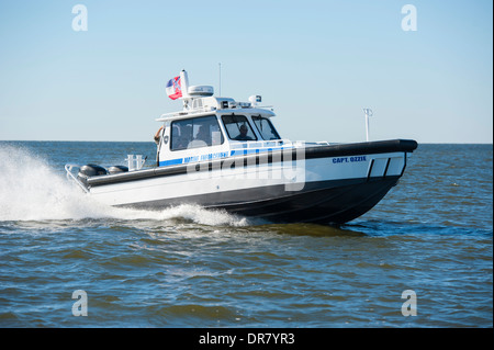 Stati Uniti d'America dipartimento di Risorse Naturali legge imbarcazione di pattuglia il Golfo del Messico costa del Mississippi Foto Stock