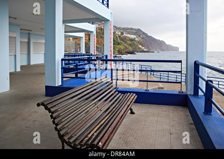 Bagno di nuoto da Fortaleza de Santiago. Funchal, Madeita Isola, Portogallo Foto Stock