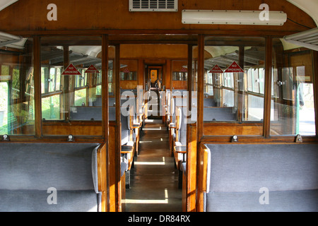 Deserto interno di un treno a vapore carrello Foto Stock