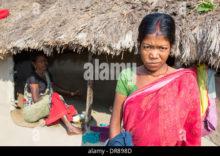 Agricoltori di sussistenza in Sunderbans, Gange, Delta, India, la zona è molto basso e vulnerabile di innalzamento del livello del mare. Foto Stock