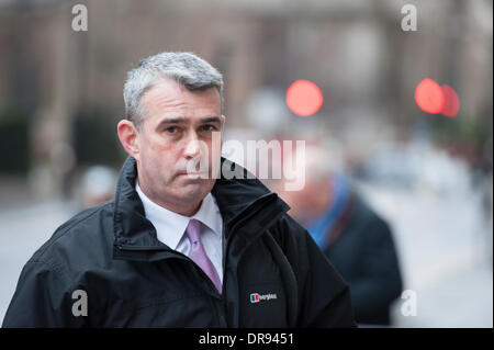 Old Bailey, Londra, Regno Unito. Il 22 gennaio, 2014. Ex capo della sicurezza a News International, Mark Hanna, arriva al Old Bailey a Londra per il proseguimento del telefono a prova di hacking. Credito: Lee Thomas/Alamy Live News Foto Stock