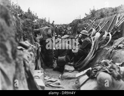 Trincea di comunicazione 1916 Foto Stock