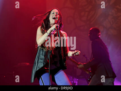 Alanis Morissette performing live a Manchester O2 Apollo Manchester, Inghilterra - 26.06.12 Foto Stock