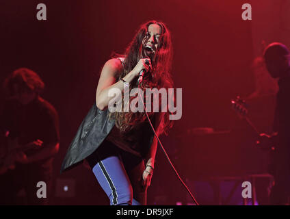Alanis Morissette performing live a Manchester O2 Apollo Manchester, Inghilterra - 26.06.12 Foto Stock
