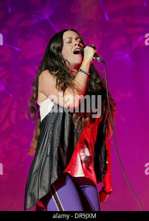 Alanis Morissette performing live a Manchester O2 Apollo Manchester, Inghilterra - 26.06.12 Foto Stock