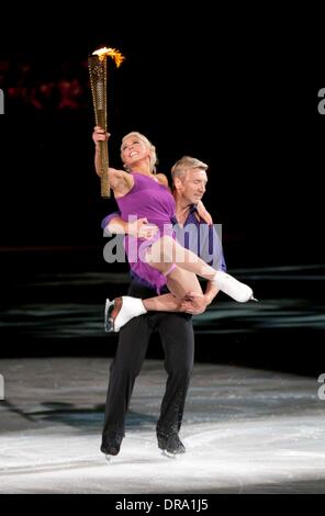 Jayne Torvill e Christopher Dean benvenuti la fiamma olimpica per la National Ice Centre di Nottingham come parte del London 2012 Torcia Olimpica Nottingham, Inghilterra - 28.06.12 obbligatorio Credi: WENN.com Foto Stock