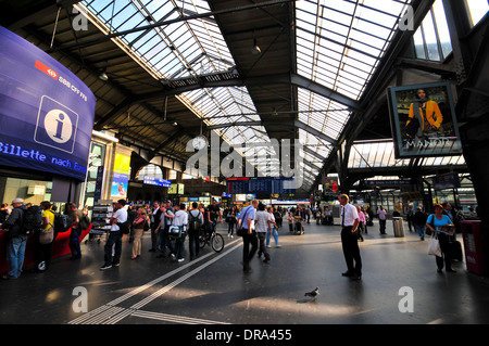 Zurigo stazione ferroviaria principale Foto Stock