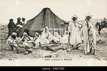 Chaouis Camp - Algeria - Barbequeing Foto Stock