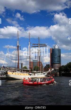 Porto di andata e ritorno, nave dal porto di Amburgo, Germania, Europa Foto Stock