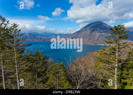 Il Lago Chuzenji in Nikko, Giappone Foto Stock