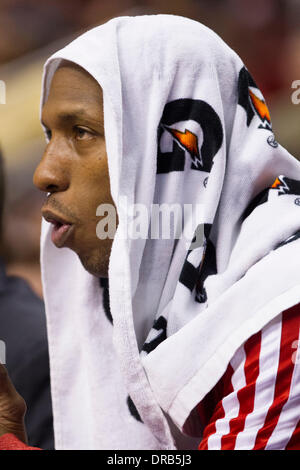 10 gennaio 2014: Detroit pistoni guardia di tiro Billups Elena (1) guarda con un asciugamano sopra la sua testa durante il gioco NBA tra i pistoni di Detroit e la Philadelphia 76ers presso la Wells Fargo Center di Philadelphia, Pennsylvania. I pistoni ha vinto 114-104. Christopher Szagola/Cal Sport Media Foto Stock