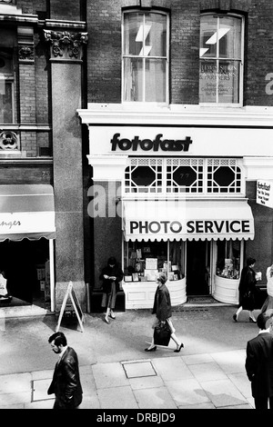 Fotofast photo service negozio di fotografia, London, England, Regno Unito, UK, 1986 Foto Stock