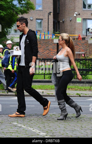 Made In Chelsea stelle Hugo Taylor e Natalie Joel fuori e circa in Primrose Hill Londra Inghilterra - 12.07.12 Foto Stock