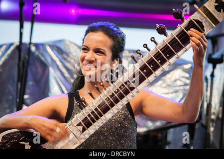 Anoushka Shankar effettuando al Jazz Festival di Juan Nizza, Francia - 15.07.12 Foto Stock
