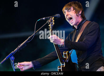 Miles Kane Festival Optimus vivi al Passeio Maritimo de Alges - Giorno 3 ALGES, Portogallo - 15.07.12 Foto Stock