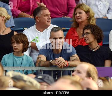 Daniel Day Lewis e la moglie Rebecca Miller guarda Bruce Springsteen esibirsi al RDS Dublin, Irlanda - 17.07.12. Foto Stock