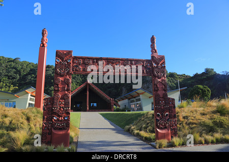 Mataatua Wharenui, Maori Meeting House, Whakatane, est della Baia di Planty, Isola del nord, Nuova Zelanda Foto Stock