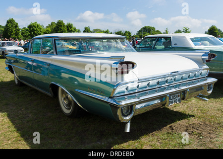 Full-size Oldsmobile automobile 98 (Ninety-Eight), vista posteriore Foto Stock