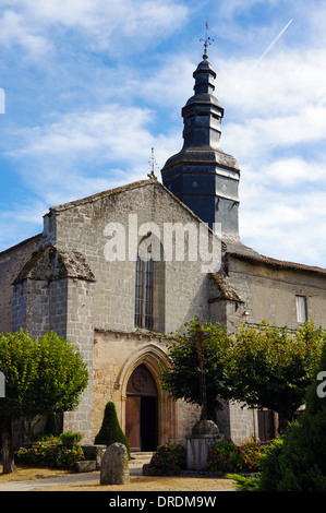 Augustins cappella di Mortemart villaggio con il suo campanile pendente, Haute-Vienne, Limousin Francia Foto Stock