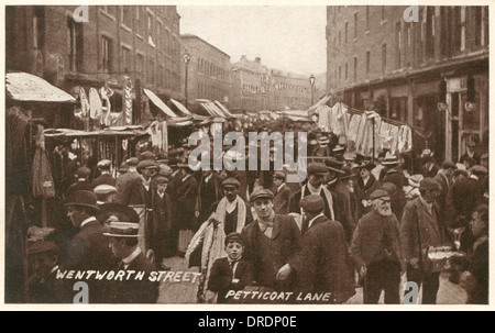 Petticoat Lane market, Londra - Wentworth Street Foto Stock