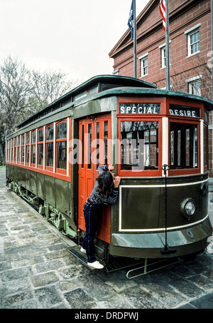 Questo tram che correva in New Orleans, Louisiana, ha ispirato il nome di Tennessee Williams' gioca, "A Streetcar Named desire". Foto Stock