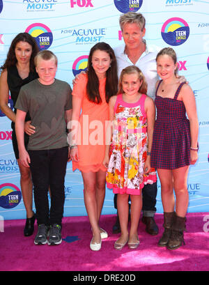 Gordon Ramsay, moglie Tana Ramsay e bambini Jack Ramsay, Megan Jane Ramsay, Matilda Ramsay e Holly Ramsay il 2012 Teen Choice Awards tenutosi presso l'Anfiteatro Gibson - Arrivi CITTÀ UNIVERSALE, California - 22.07.12 Foto Stock