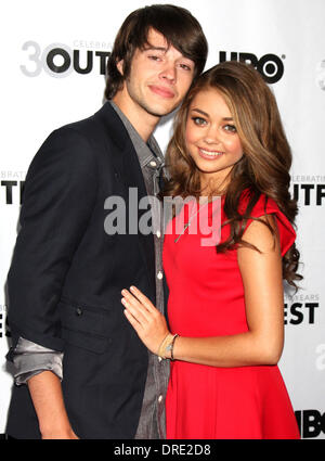 Matt Prokop e Sarah Hyland Outfest chiudendo la notte di gala e 'Scarrello dal fulmine' Premiere detenute presso la John Anson Ford anfiteatro di Los Angeles, California - 22.07.12 con: Matt Prokop e Sarah Hyland dove: Stati Uniti quando: 22 Lug 2012 Foto Stock