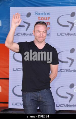 Victor Harbor, Australia. 24 gen 2014. Sir Chris Hoy, di ben undici volte campione del mondo e sei volte campione olimpico allo stadio di presentazioni della fase 4 del Santos Tour Down Under 2014 da Unley a Victor Harbor. Credito: Azione Sport Plus/Alamy Live News Foto Stock