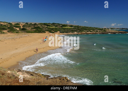 Vista sulla spiaggia di eloro, vicino a noto, Sicilia Foto Stock