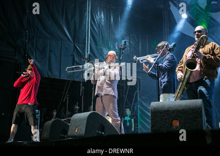 Fat Freddy scende performing live al Festival Sudoeste TMN a Herdade da Casa Branca - giorno due Zambujeira do Mar, Portogallo - 02.08.12 Foto Stock