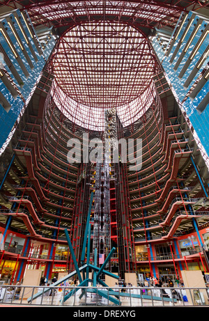 Interno del James R. Thompson Center di Chicago Foto Stock