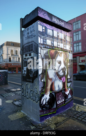 Stevenson Square Graffiti Arte per i conducenti di autobus  Kelzo street art pittura in Piazza Stevenson, Manchester, Regno Unito. Europa e Unione europea Foto Stock