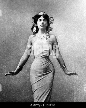 Mata Hari, ballerina, cortigiana e possibile spy Foto Stock