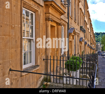 Il Circus è un esempio di architettura Georgiana nella città di Bath, Somerset, Inghilterra, iniziata nel 1754 e completata nel 1775 Foto Stock